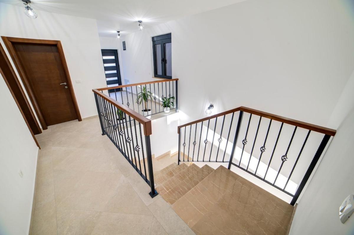 Villa Jelena With Private Pool - Lapcici Budva Exterior photo